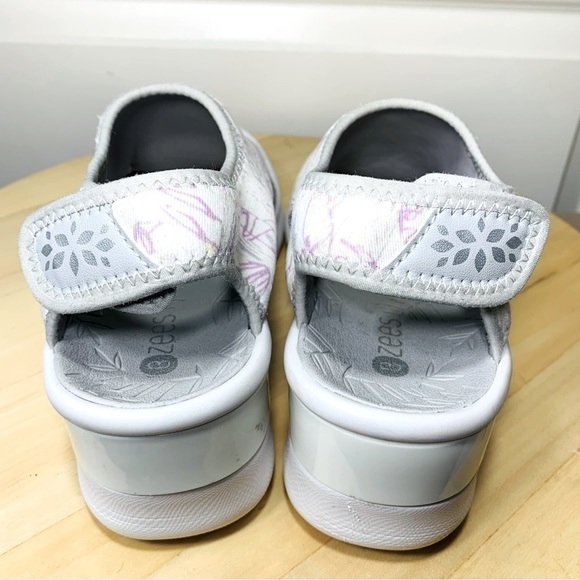 Bzees Spirit White Lilas Wedge Platform Sandals Comfort Floral Neoprene Shoes 9 - Picture 7 of 15